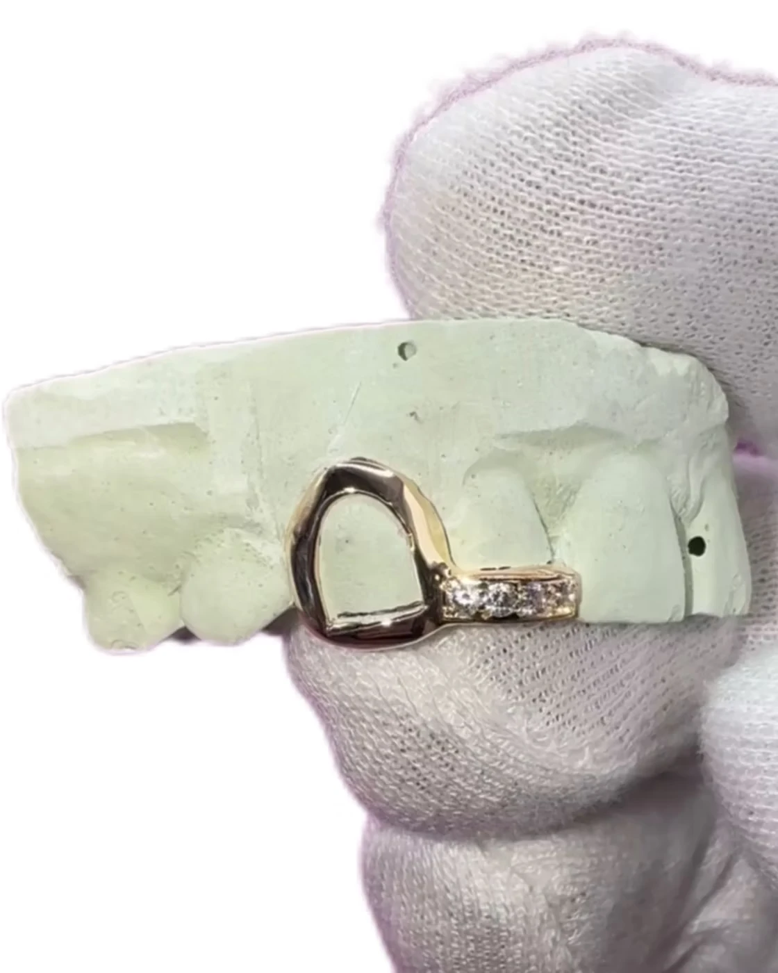 Vindu med Moissanite Tip — Gult Gull — La Lux Oslo